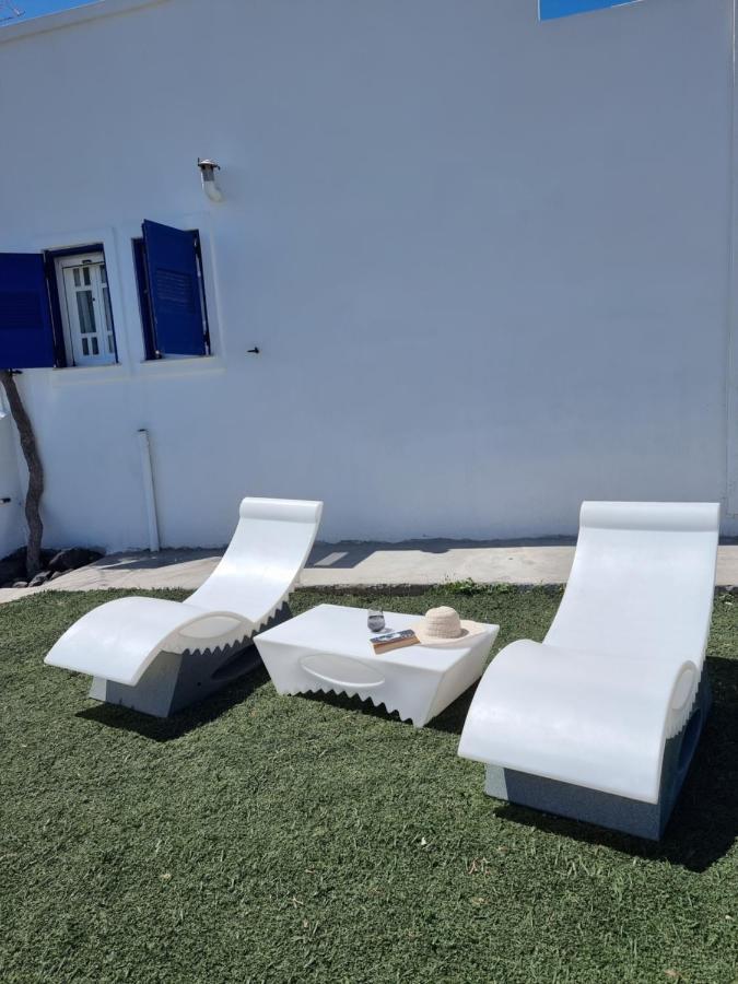 Angelica Vila Perivolos (Santorini)