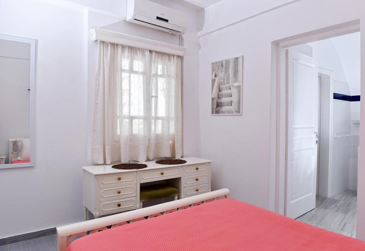 Vila Angelica Perivolos (Santorini)